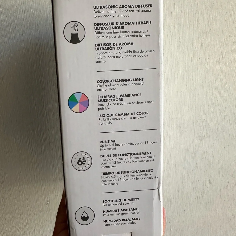 Homedics Ellia Aroma Diffuser - NEW - color changing